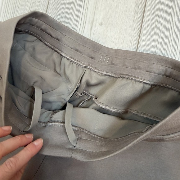 Lululemon X Peloton Shorts Mens Large Brown 7" Smooth Spacer Athleisure LM7BMSS - Picture 4 of 13